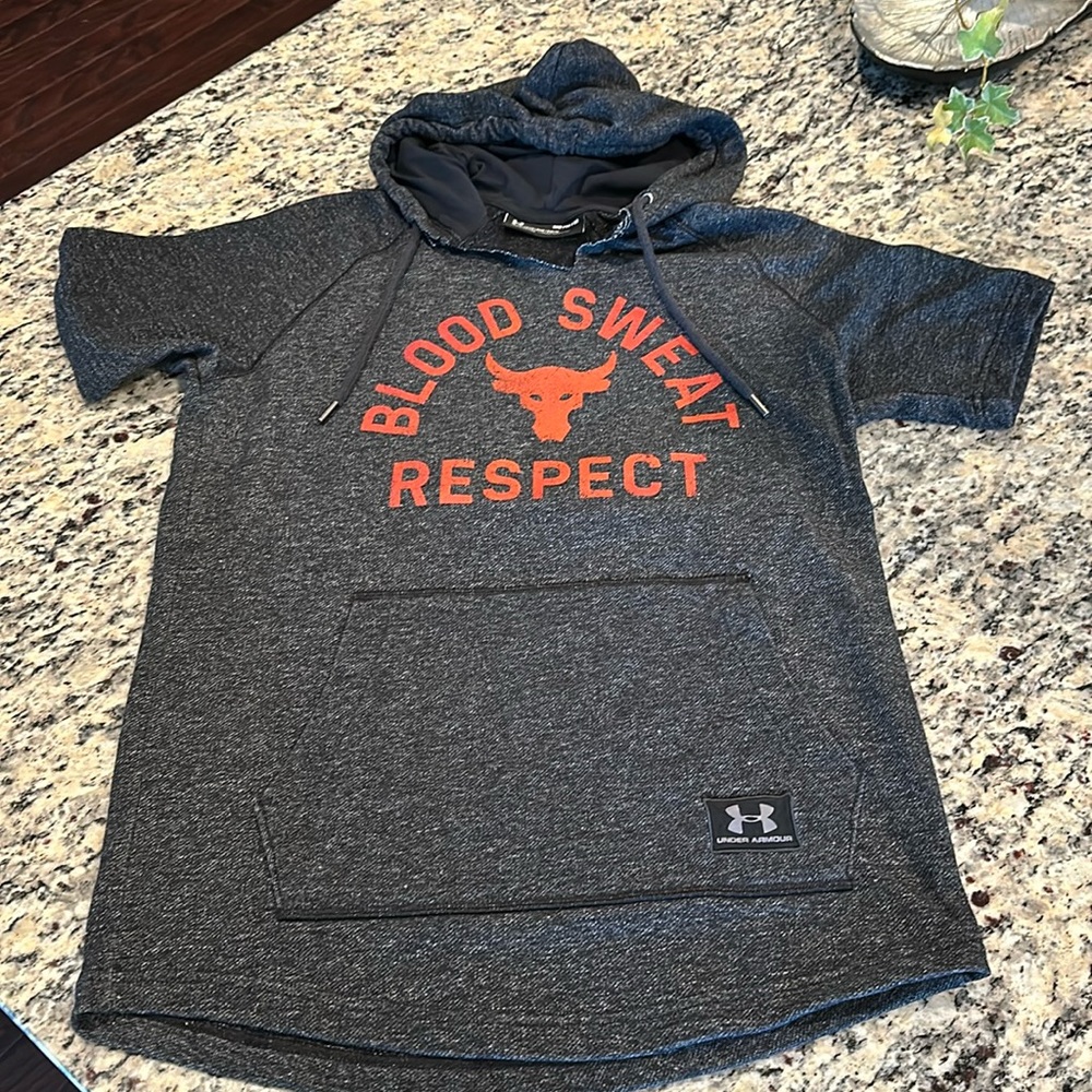 Under Armour men’s short sleeve hoodie The Rock collection size medium